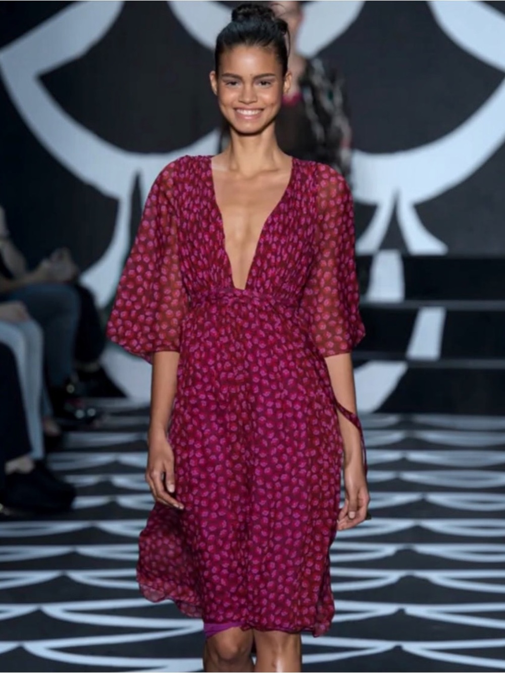 Diane Von Furstenberg DVF Alicia Silk Wrap Dress in Ballet Rose size 6